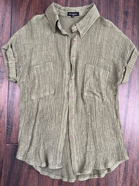 Blu Pepper Olive Crinkle Short-Sleeve Button-Down Shirt